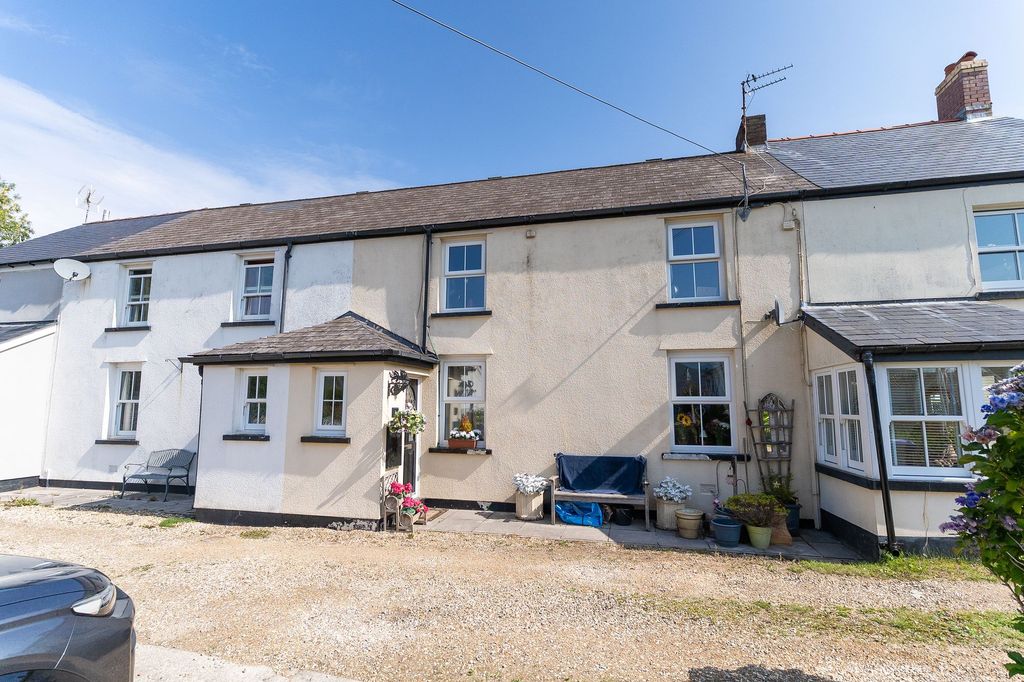 Property photo 1 of 21