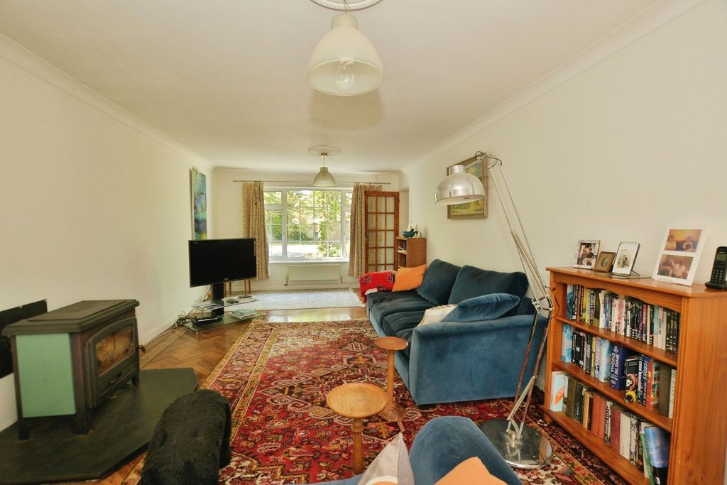 Property photo 2 of 21 Pbox-Img.Jpg