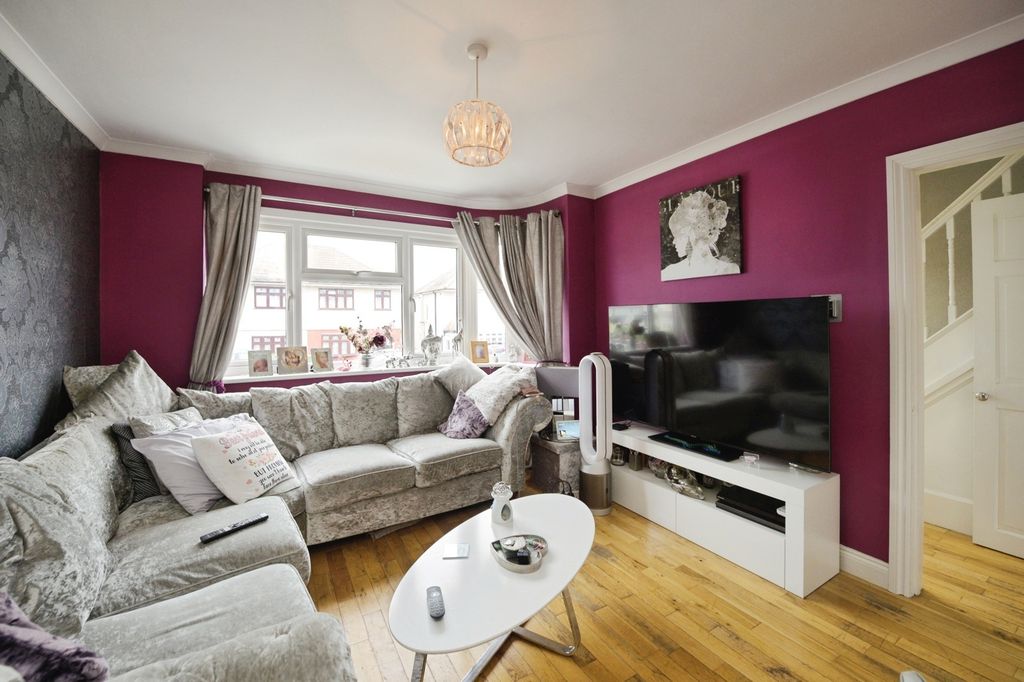 Property photo 3 of 15 Photo