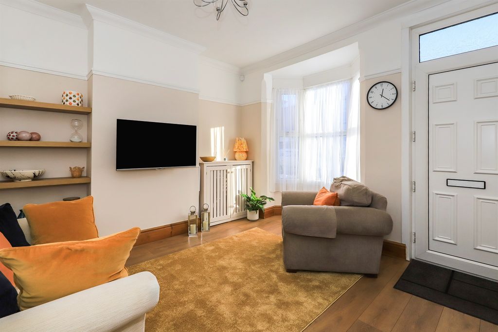 Property photo 2 of 14