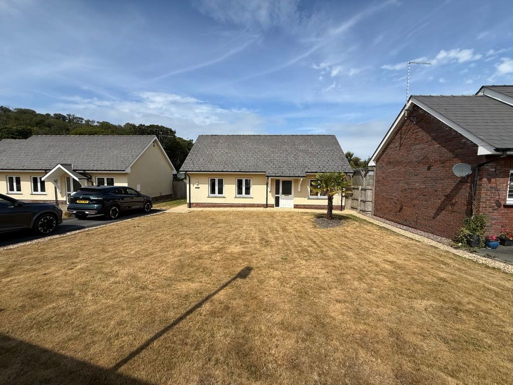 Property photo 1 of 33