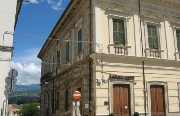 Property photo 2 of 20