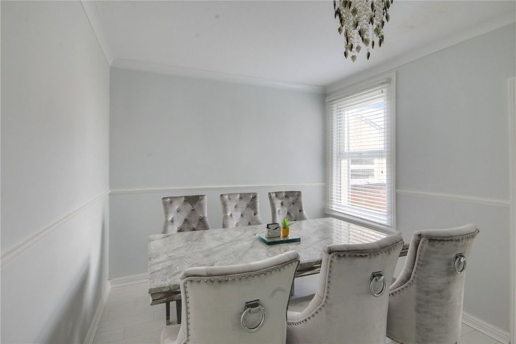 Property photo 3 of 10 3