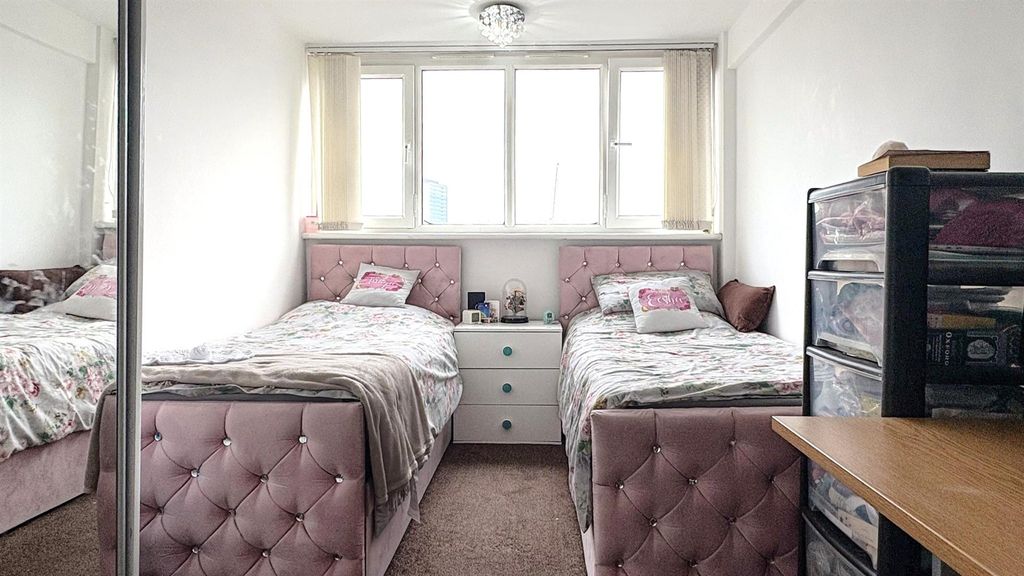 Property photo 3 of 10 695Fc0A5d63Be7dc0Aaaafd2_Cbd816B8Be2E78A5B8Cdac458