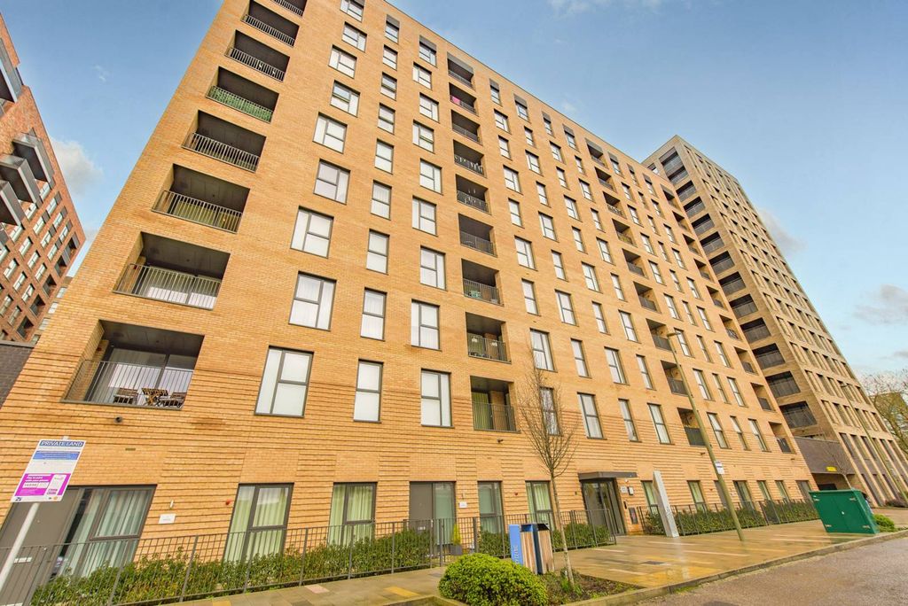 Property photo 2 of 11