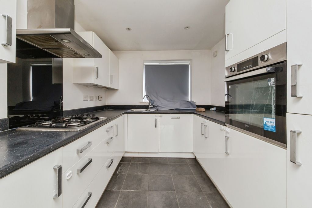 Property photo 2 of 17 Photo