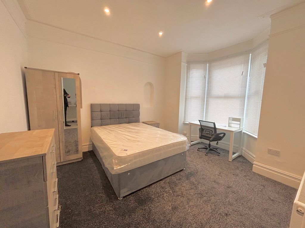 Property photo 2 of 3