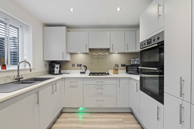 Property photo 3 of 17 Photo 10