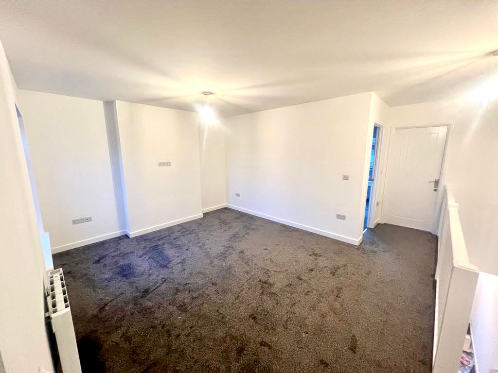 Property photo 2 of 4 Living Room