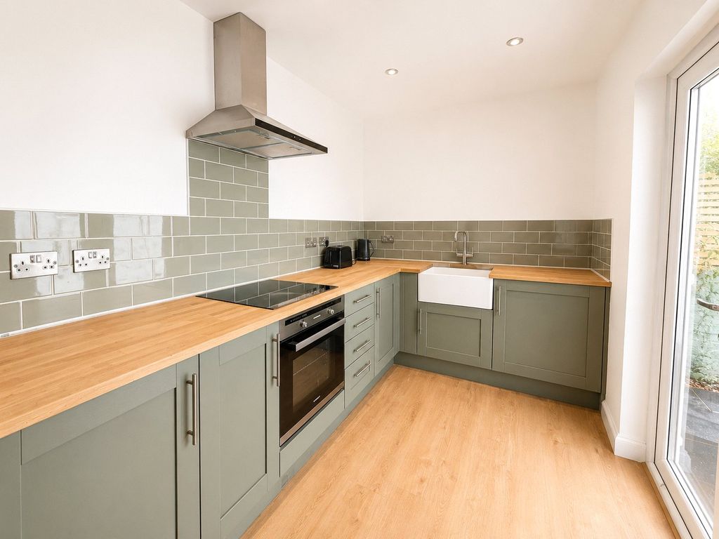Property photo 2 of 11 Picture No. 24