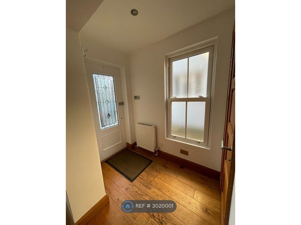 Property photo 2 of 14 Entrance