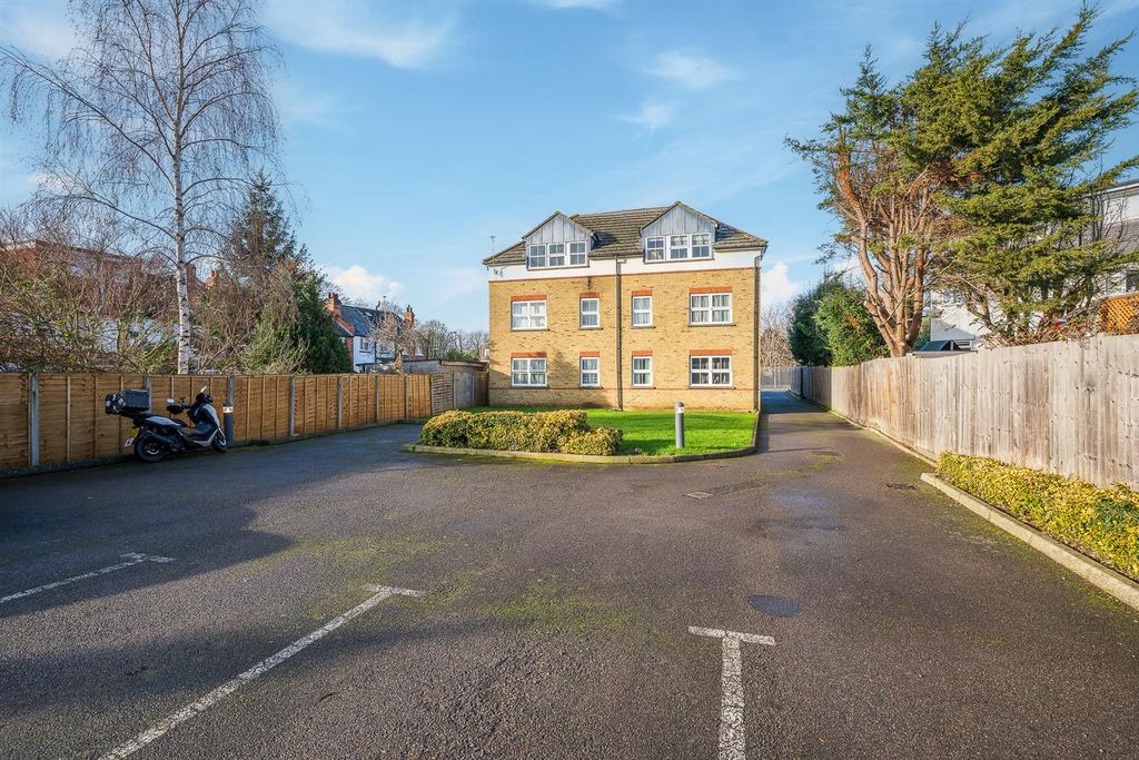 Property photo 2 of 14 External