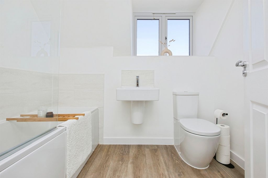 Additional image 8 of 2 bed flat for saleNathaniel Drive, Derby DE22