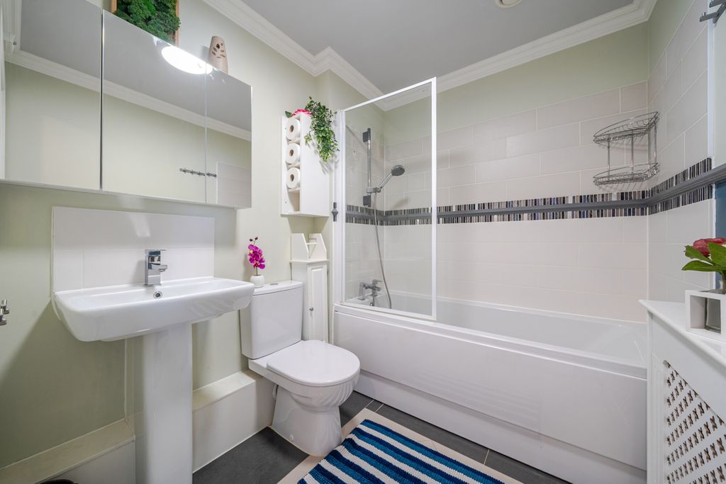 Additional image 14 of 2 bed flat for saleOakes Crescent, Dartford, Kent DA1