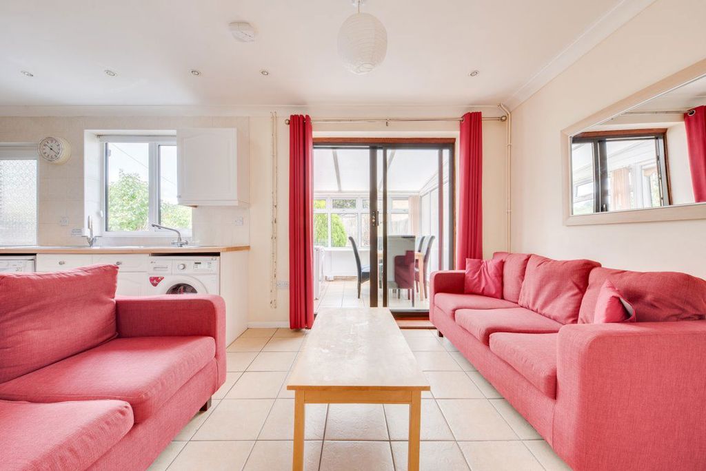 Property photo 3 of 31