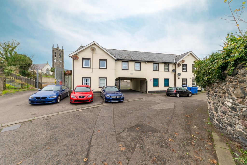 Property photo 1 of 13 0001