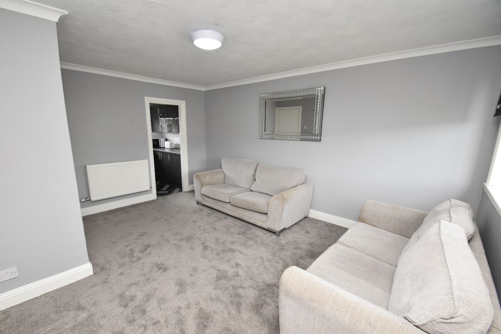 Property photo 3 of 13 4414093