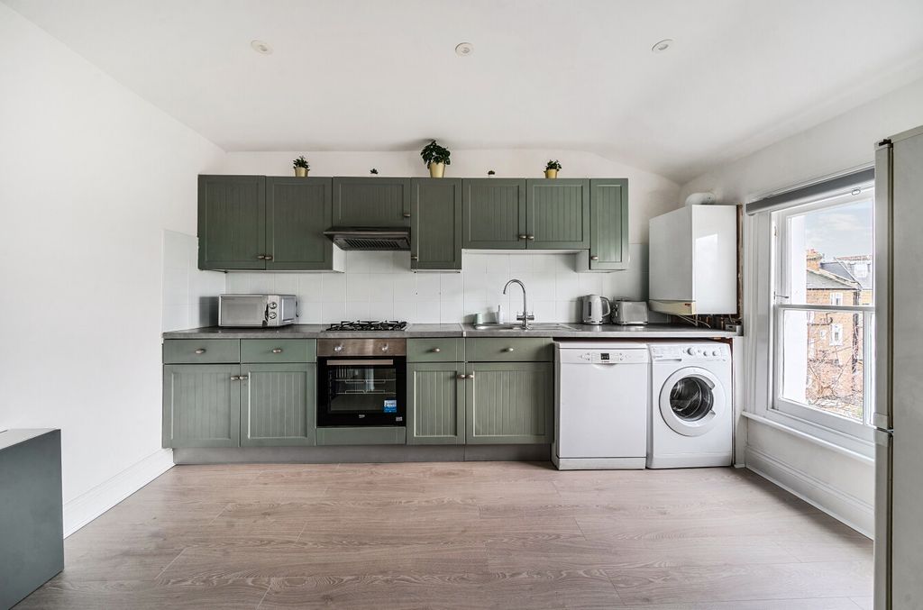 Property photo 2 of 13 1384183-10-692460...