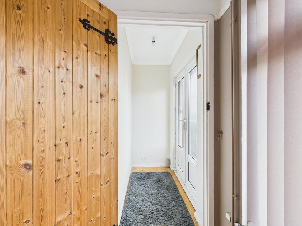 Property photo 2 of 19 Hallway