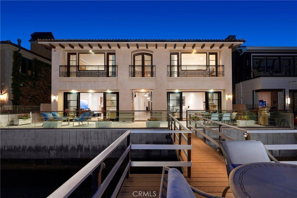 Property photo 3 of 54