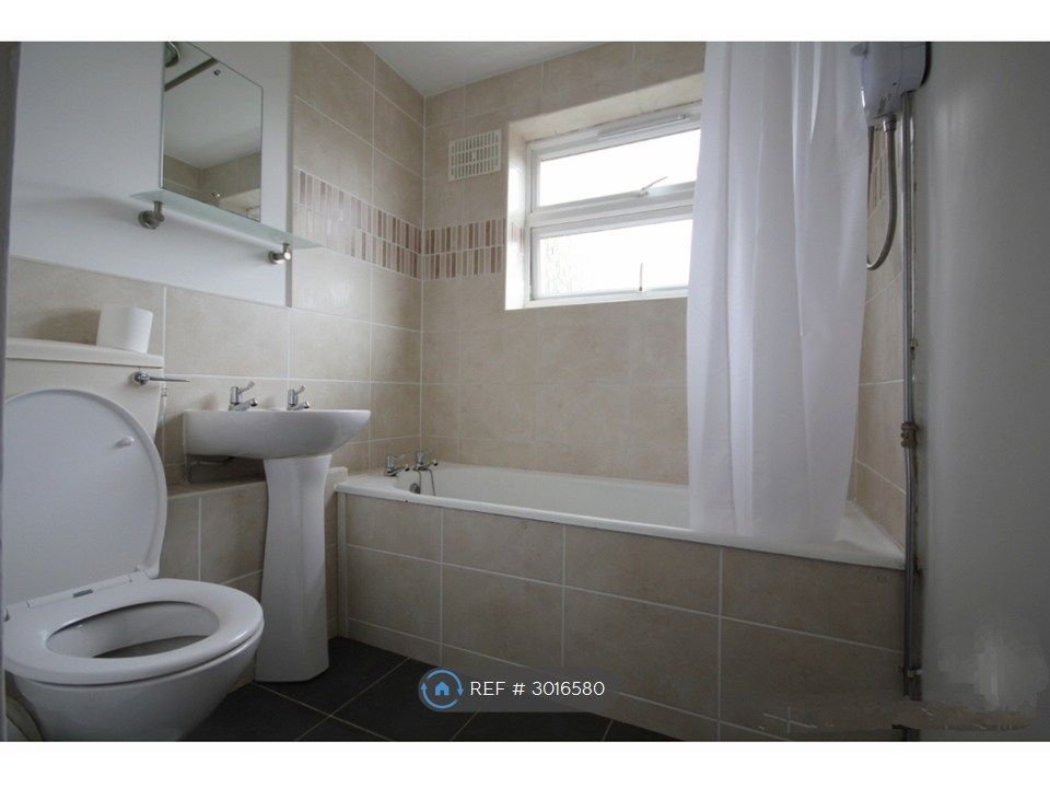 Property photo 2 of 7 Bathroom
