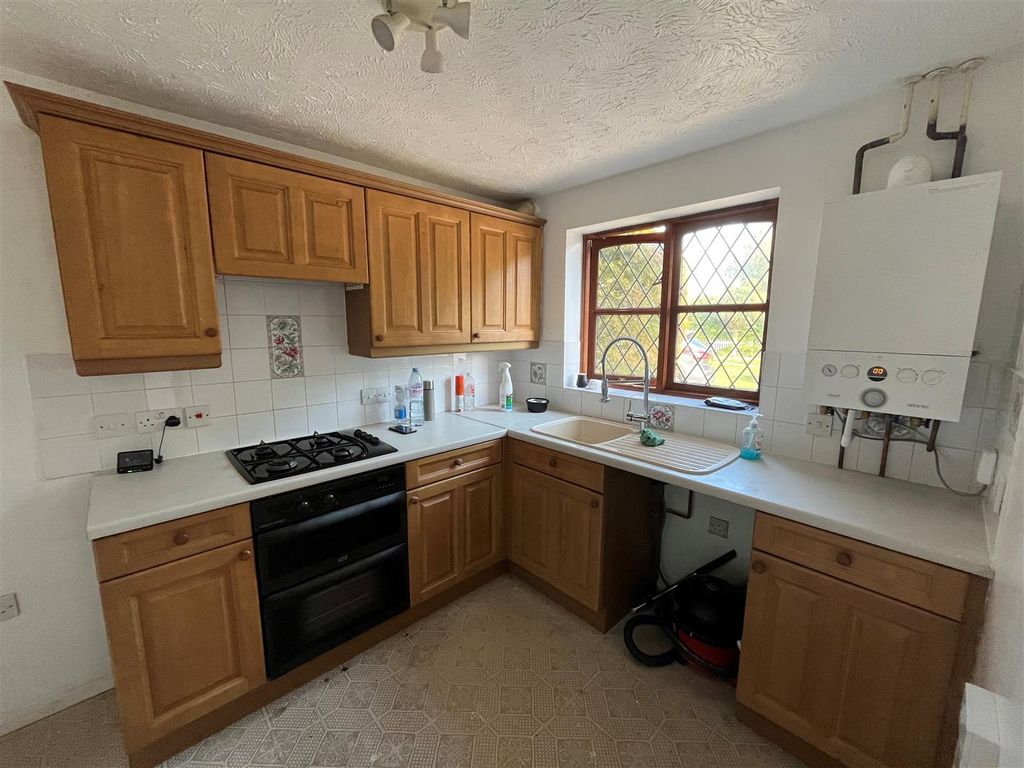 Property photo 3 of 14 Kitchen 1.Jpg