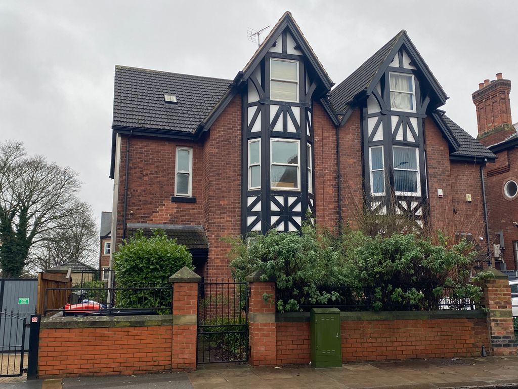 Property photo 3 of 11