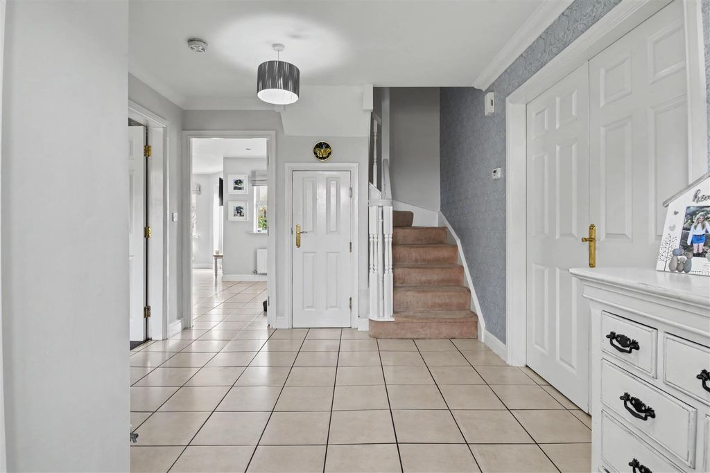 Property photo 2 of 29 Hallway