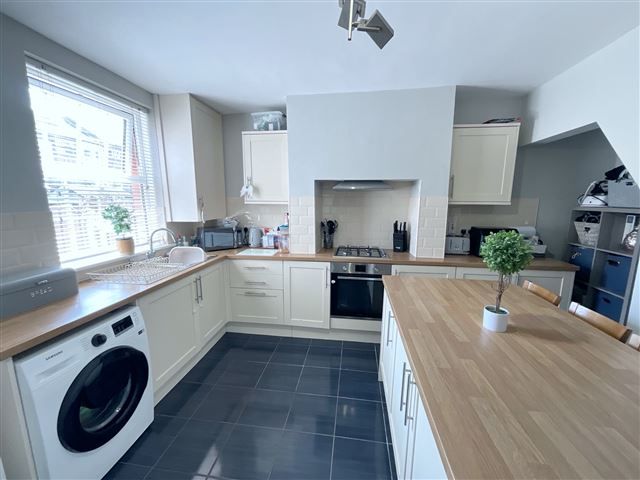 Property photo 2 of 21 Kitchen/Dining Room