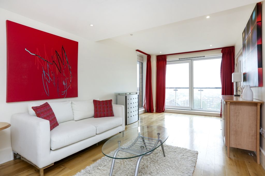 Property photo 2 of 10 55-Putney-Wharf-T...