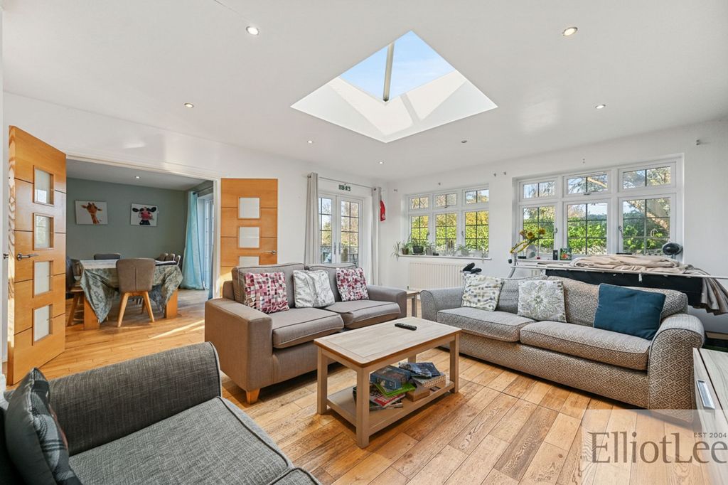 Property photo 2 of 18