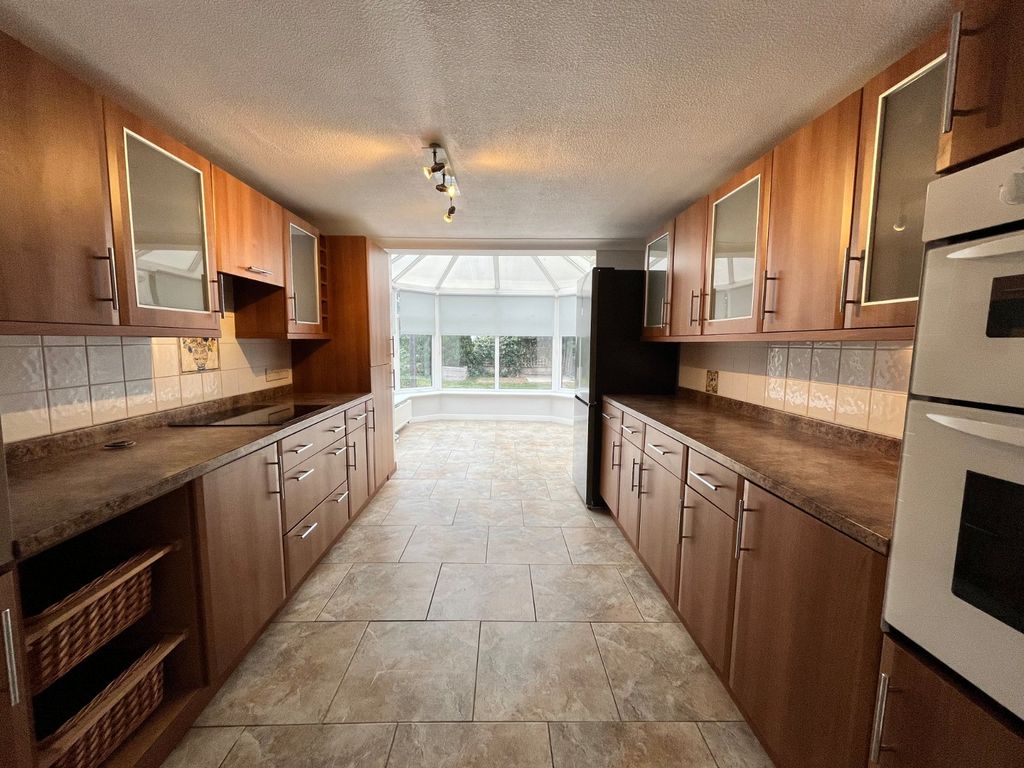 Property photo 2 of 12 Picture No. 21