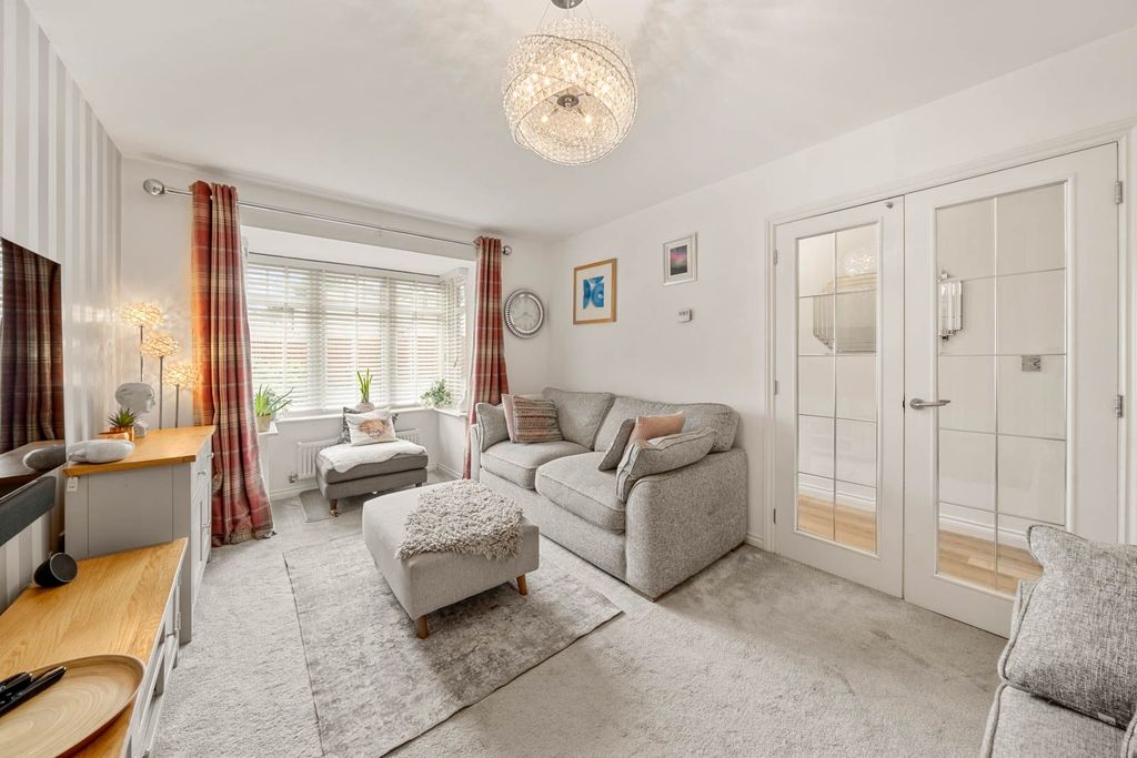 Property photo 2 of 40