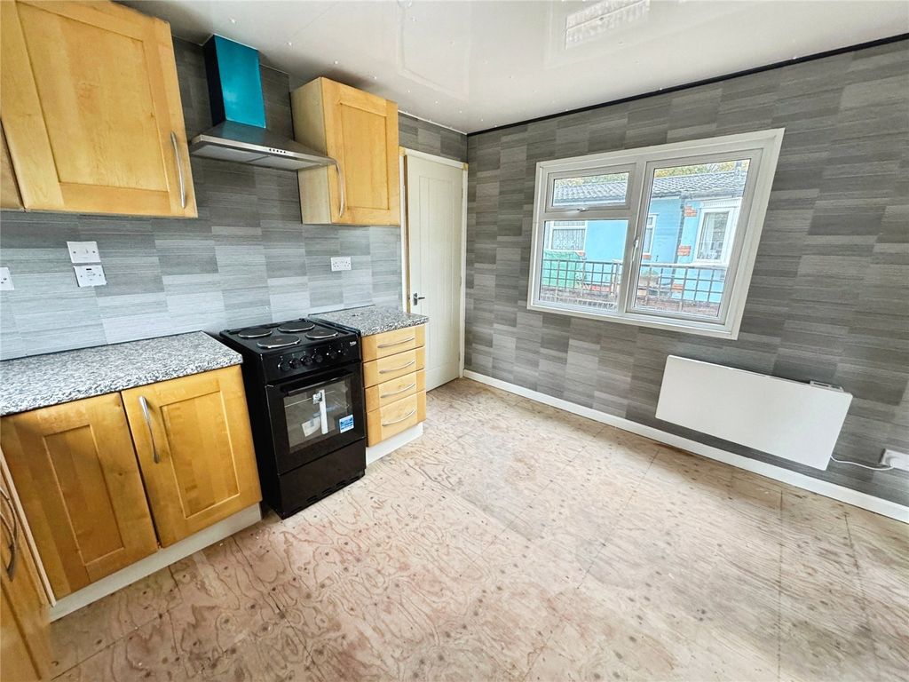 Property photo 3 of 10 Picture No. 08