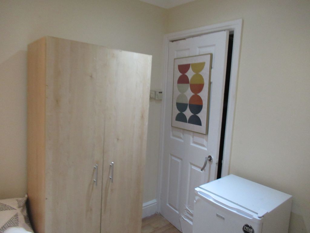 Additional image 13 of 6 bed town house to rentBower Lane, Maidstone ME16