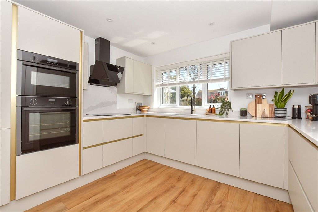 Property photo 3 of 12 Kitchen/ Diner