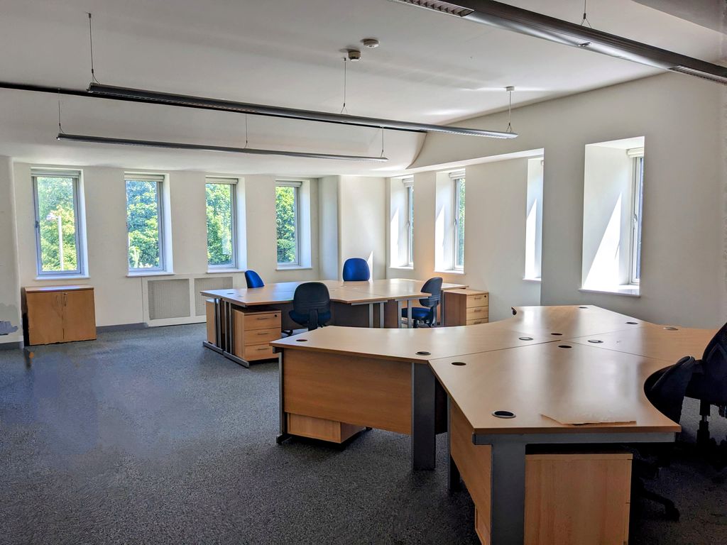 Property photo 3 of 6 Room 29