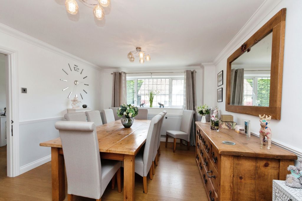 Property photo 3 of 17 Photography