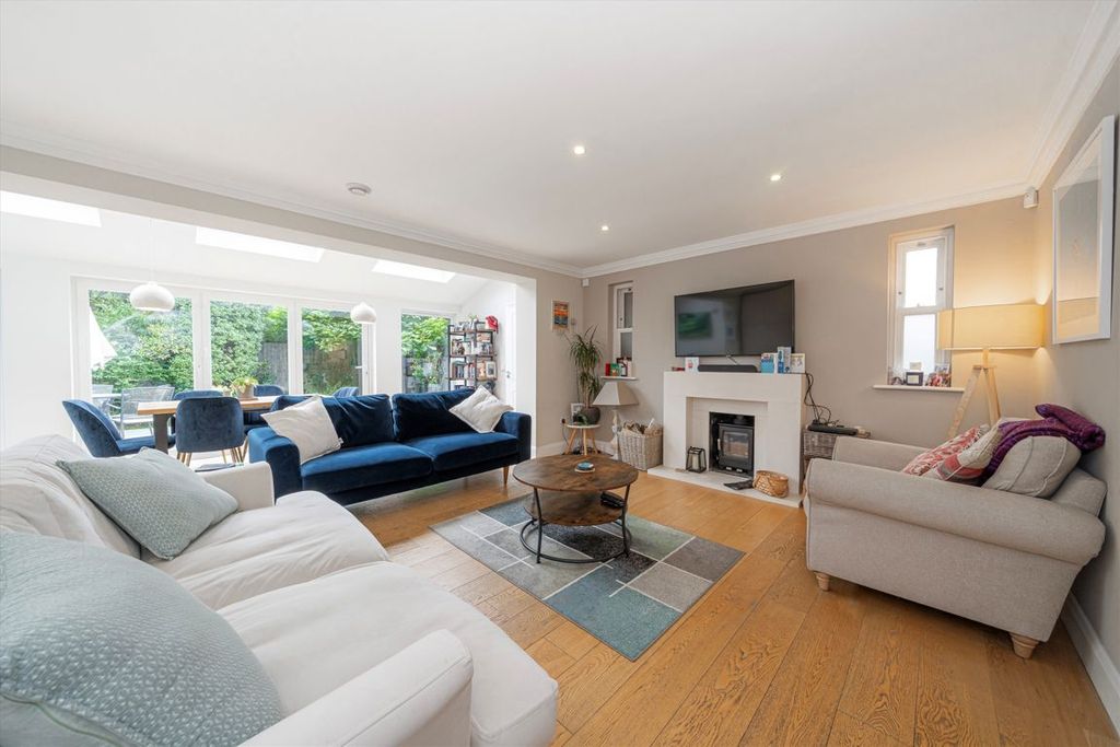 Property photo 2 of 11
