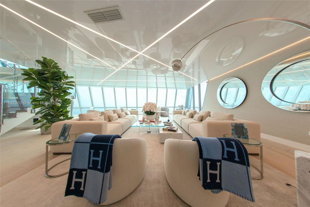 Property photo 2 of 50 <Alttext/>