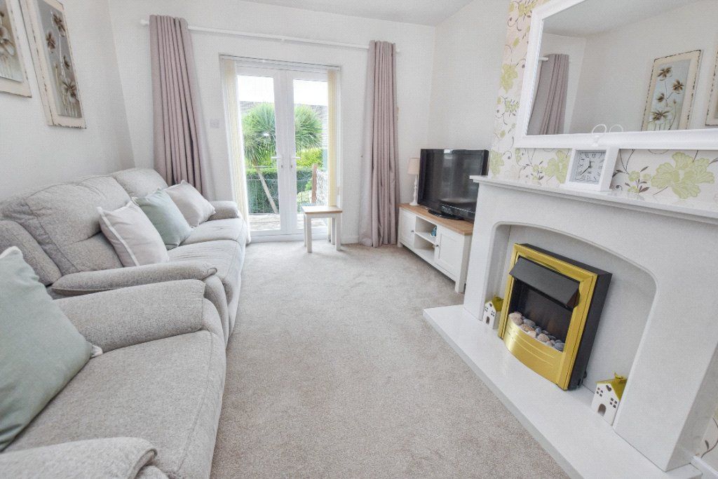 Property photo 2 of 15 Bedroom/Sitting Room