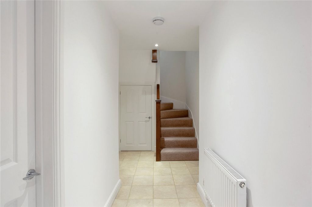 Property photo 3 of 11 Entrance Hallway