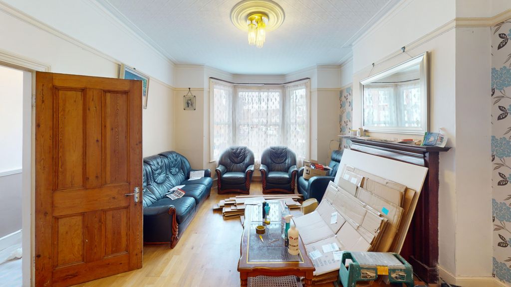 Property photo 2 of 8 Gallery