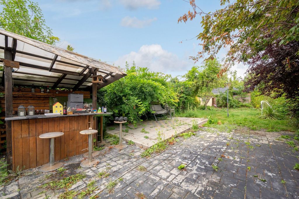 Property photo 2 of 19