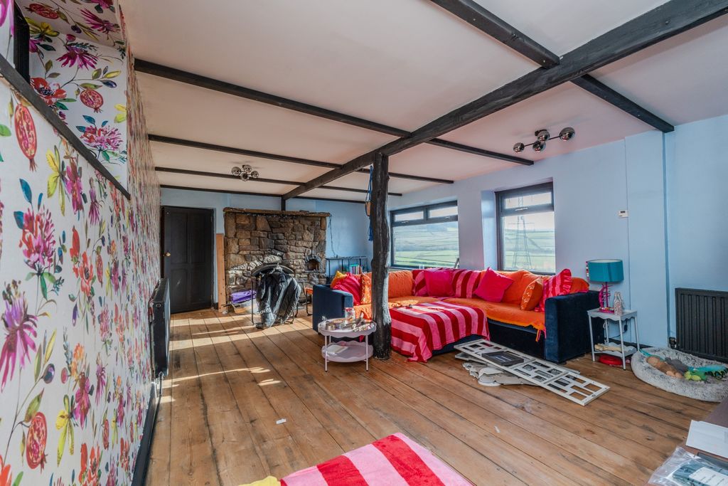 Property photo 3 of 17 Image 2