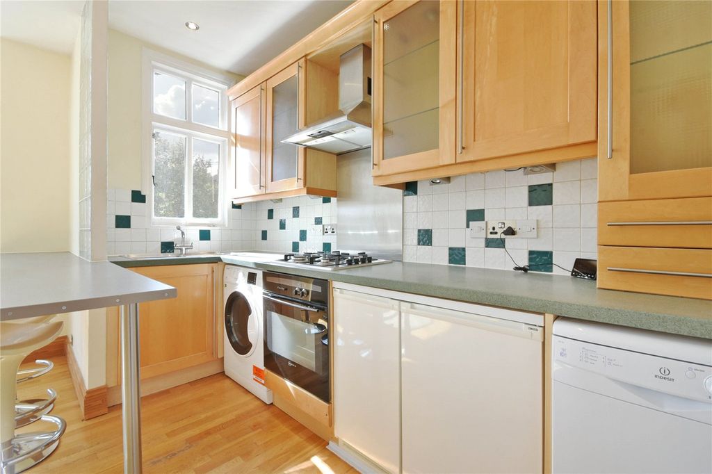 Property photo 2 of 14 Picture No. 41