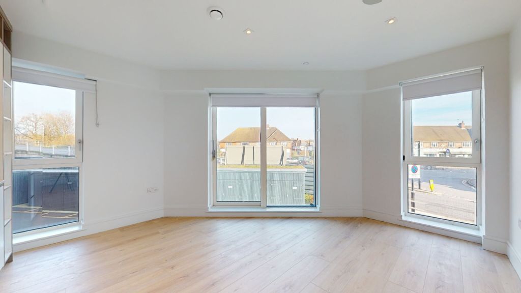 Property photo 1 of 23 Living Room