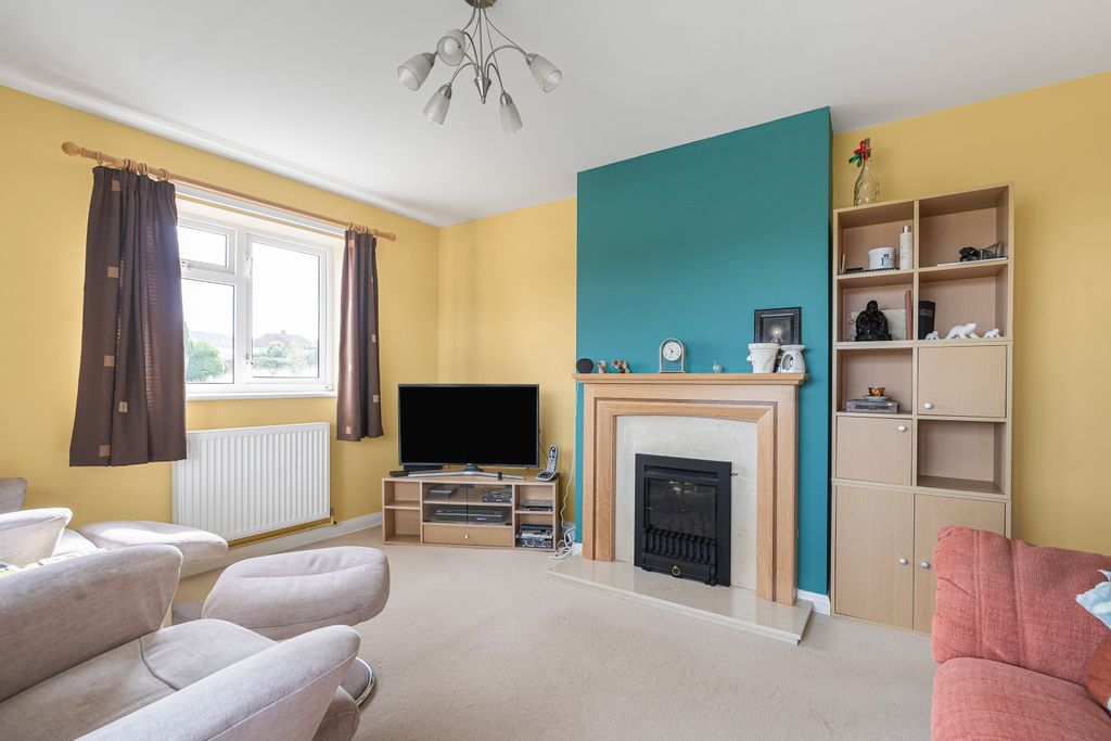 Property photo 3 of 12
