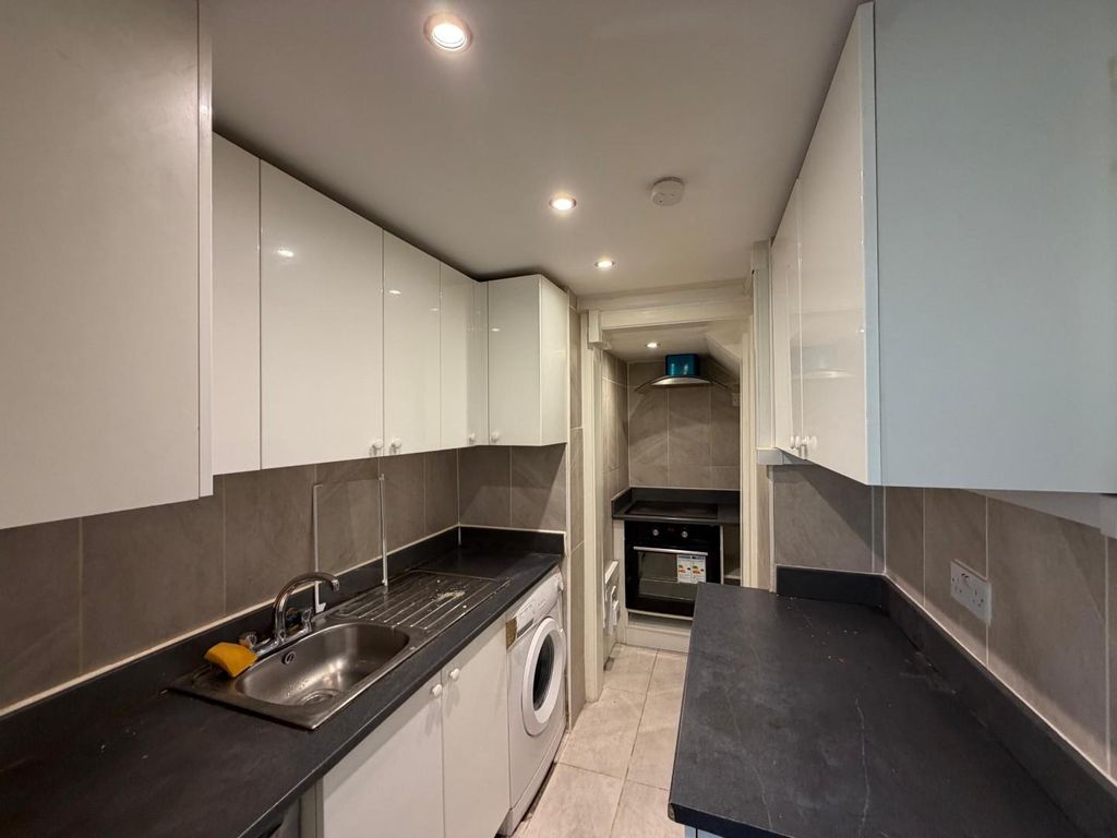 Property photo 3 of 7 cc0F9B7d-c3d5-4692-832d-94420B3Fbee6.Jpg