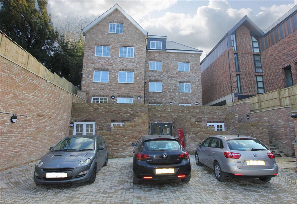 Property photo 2 of 10 External